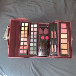 Ulta Glam & Go 53 Piece Makeup Kit/Case in Berry